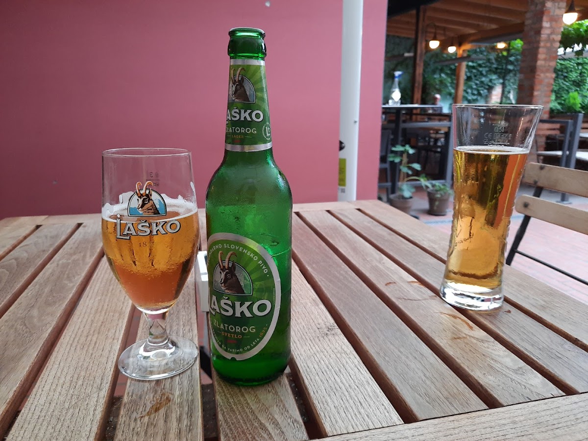 Toto Cafe Bar, Mojca Furman S.p.-7